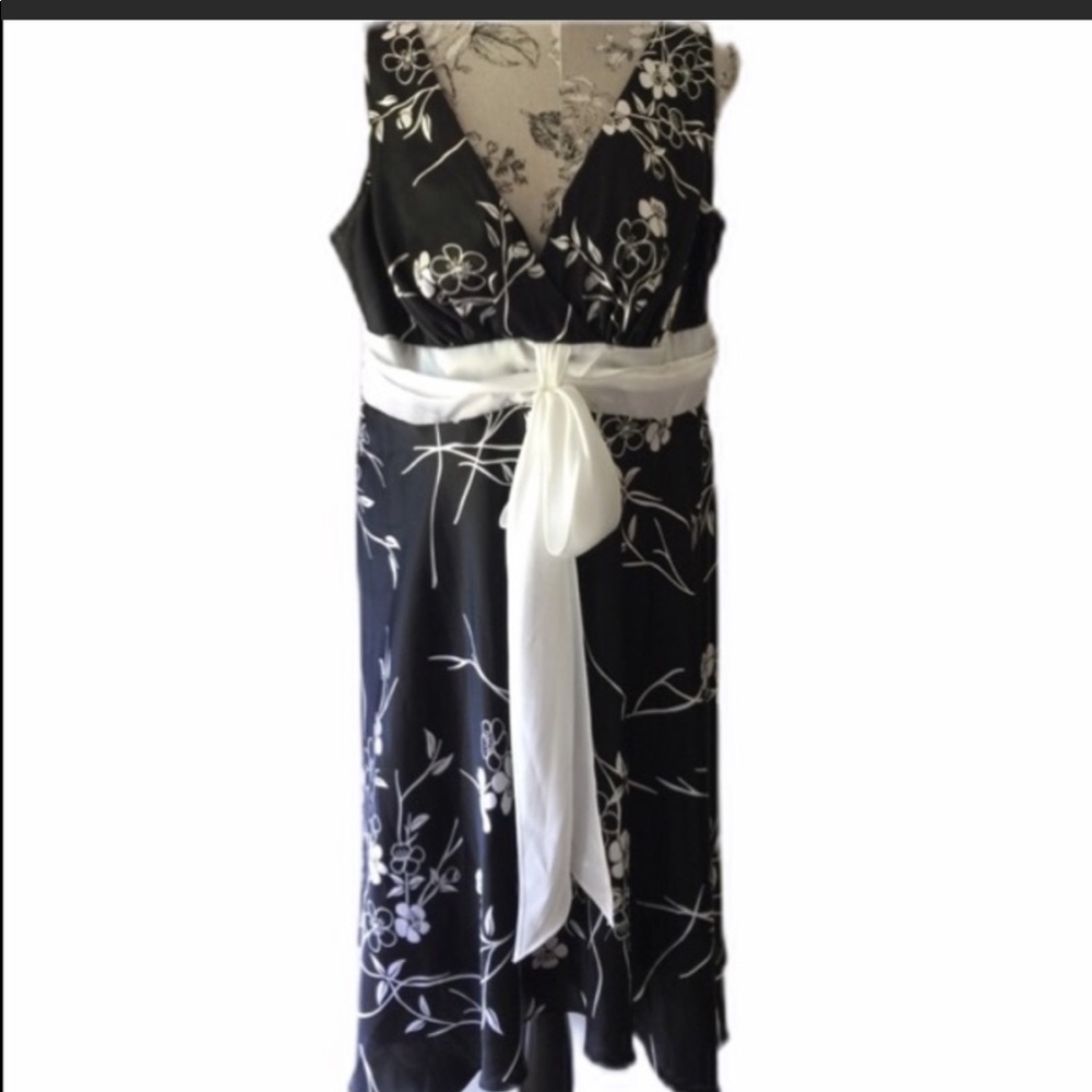 Jump Apparel Black Flower Dress 16W